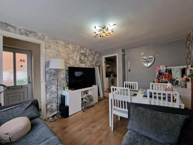 Warmley Close, Wolverhampton, WV6, photo 2