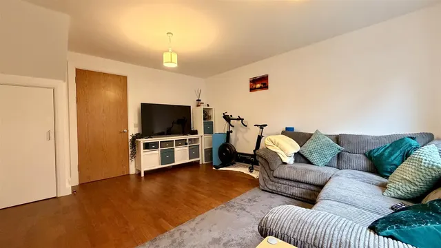 London Road, Cheam, SM3, photo 3
