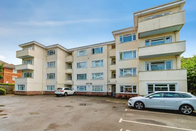 Archers Road, Southampton, photo 1