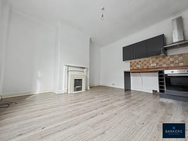 School Street, Norristhorpe, WF15, photo 2
