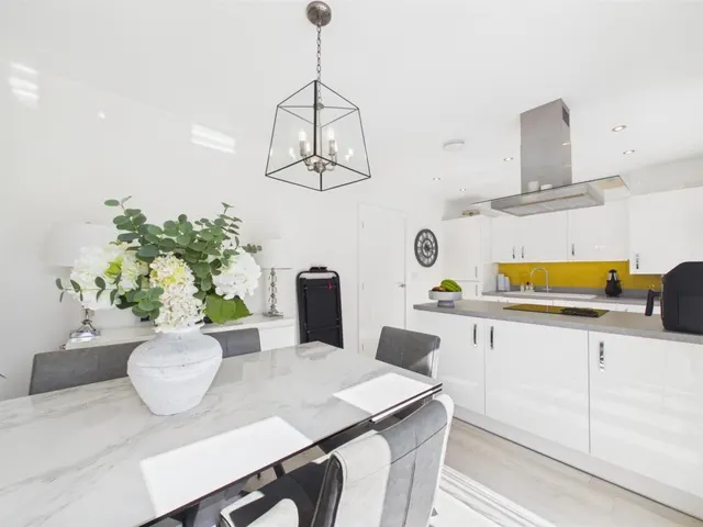Elgar Mews, Aylesbury, photo 3