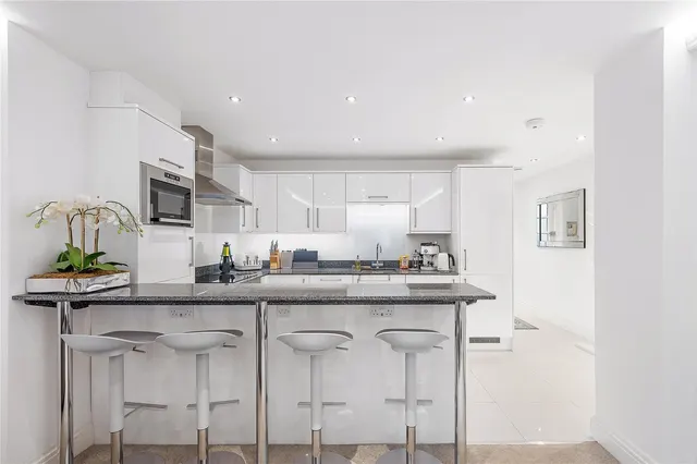 Photo 3 — Redcliffe Close, Old Brompton Road, London, SW5