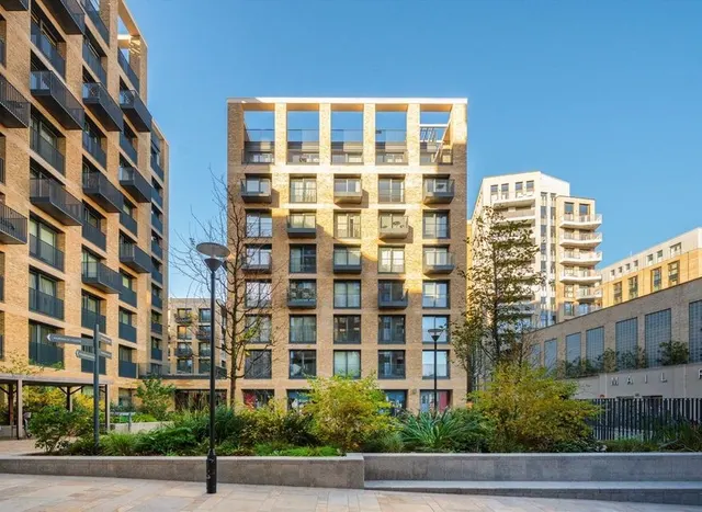 Jubilee Walk, Farringdon, WC1X, photo 1
