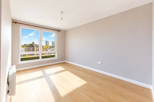 Effra Parade, London, SW2, photo 2