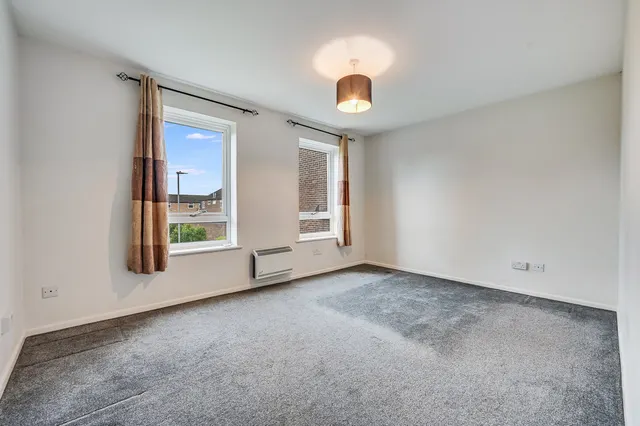 Photo 3 — 31 Drood Close, Newlands Spring, Chelmsford, Essex, CM1 4XX
