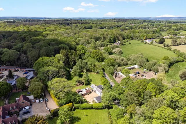 An Enchanting Period Cottage Set Within Over 1.3 Acres of Beautiful Private Grounds, photo 2