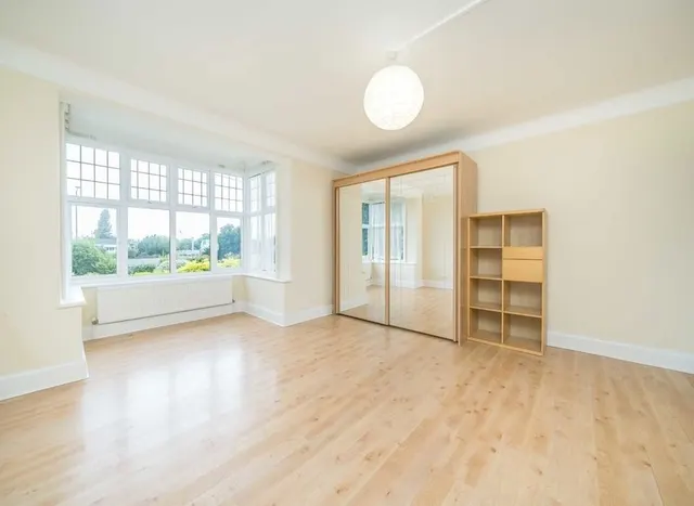 Photo 3 — Portsmouth Road, Surbiton, KT6
