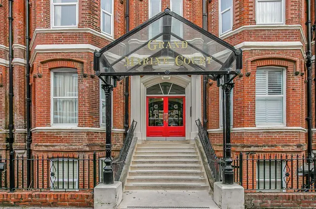 Grand Marine Court, Bournemouth, BH2, photo 1
