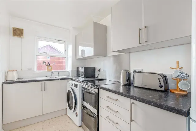 Henry Doulton Drive, London, SW17, photo 2