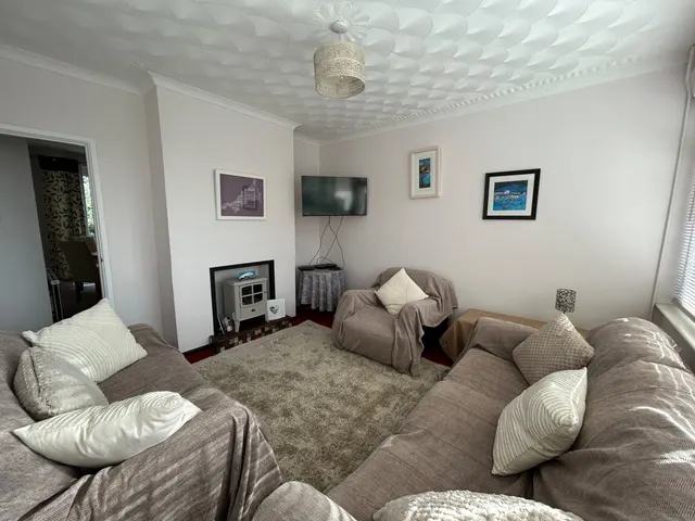 Crud Yr Awel, Bryncoch, SA10, photo 2