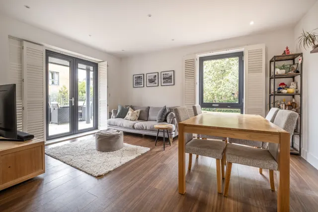 Pipit Drive, London, SW15, photo 1
