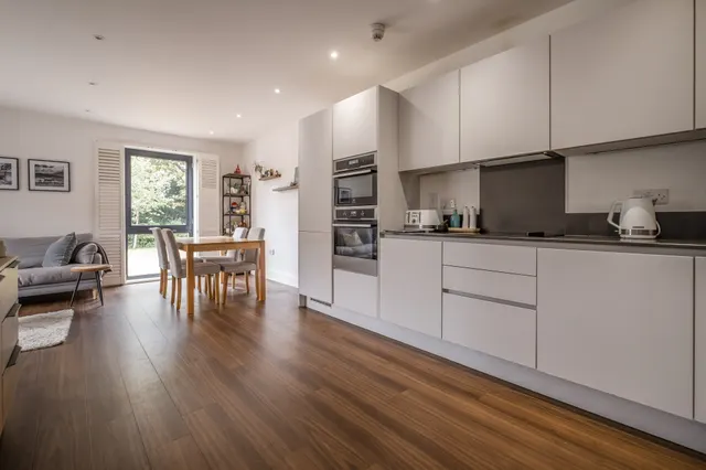 Pipit Drive, London, SW15, photo 3