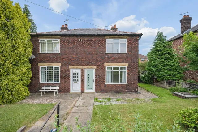2 bedroom house — Grimshaw Lane, Bollington, Macclesfield, Cheshire, SK10 5PT