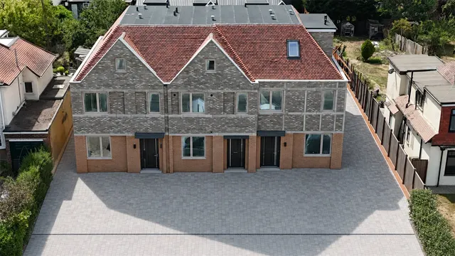 Slades Hill, Enfield, EN2 7EE, photo 1