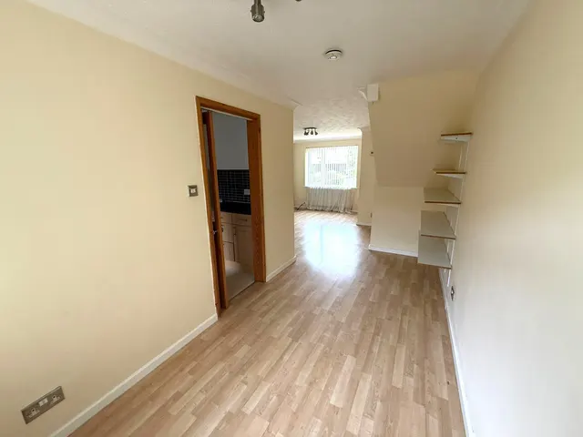 Photo 2 — Ravensthorpe Drive, Loughborough