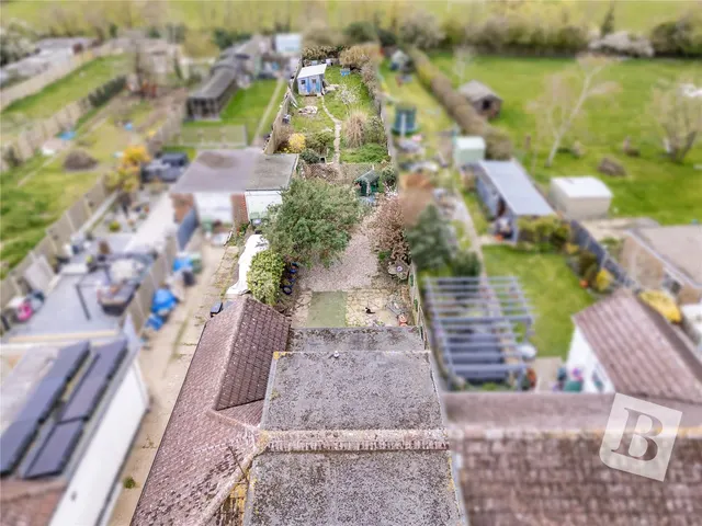 Photo 2 — Eversley Road, Bowers Gifford, Essex, SS13