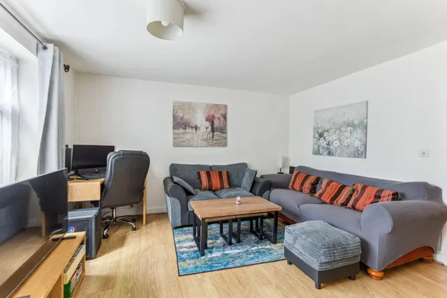 Photo 3 — Flat 3, Broughton Court, Wychdell, Stevenage, SG2 8JF