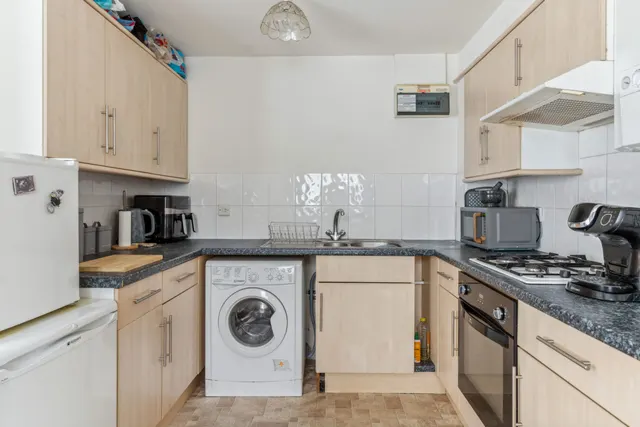 Photo 2 — Flat 3, Broughton Court, Wychdell, Stevenage, SG2 8JF