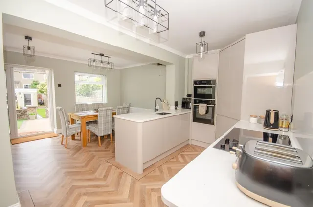 Graham Road, Downend, BS16, photo 3