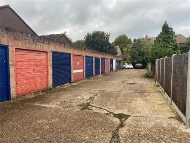 Photo 3 — Trojan Court, Grosvenor Road, Hanwell
