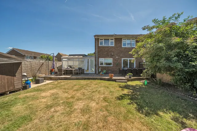 Photo 3 — Capel Close, BR2