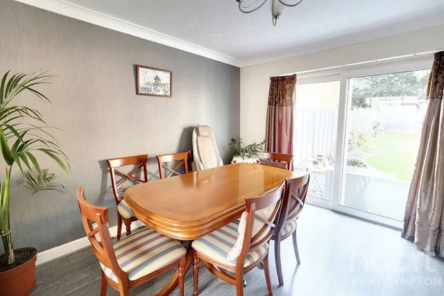 Whitehills Way, Northampton, NN2, photo 3