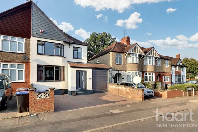 Whitehills Way, Northampton, NN2, photo 1