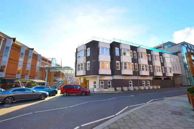 London Road, Redhill, RH1, photo 1