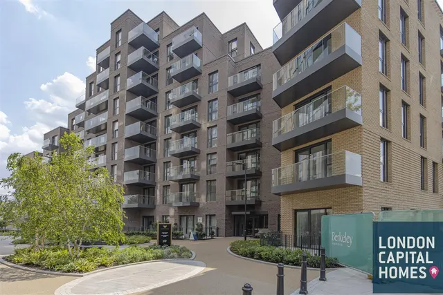 Coster Avenue, London, photo 1