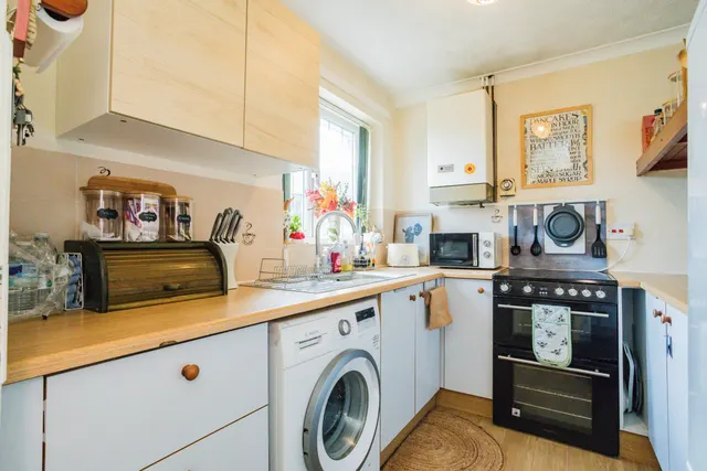 Photo 3 — Ringwood Close, Birchwood, Warrington, WA3 6TQ