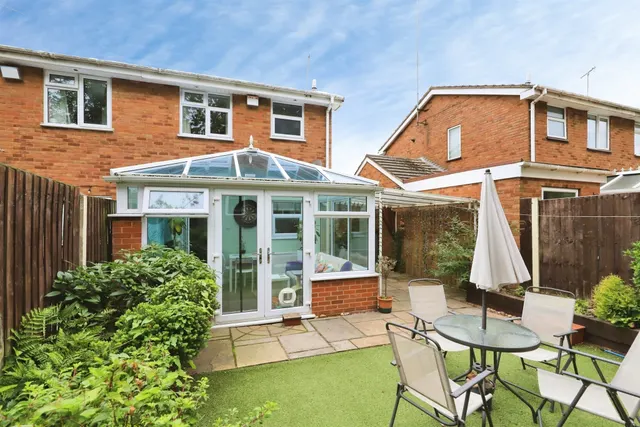 Bridgewater Drive, Bilston, WV14, photo 2