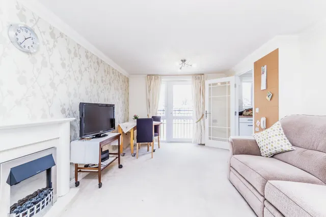 Caterham Lodge, 2 Stafford Road, Caterham, Surrey, CR3, photo 1