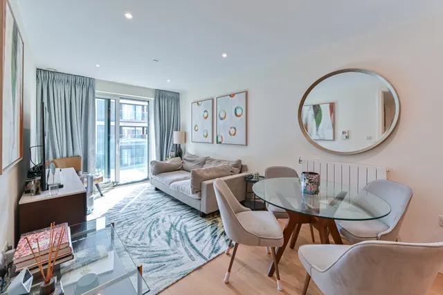 Photo 2 — Flat 1205, Judde House, Duke of Wellington Avenue, London