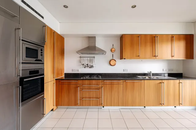 Photo 2 — The Montevetro Building, Battersea, SW11 3YL