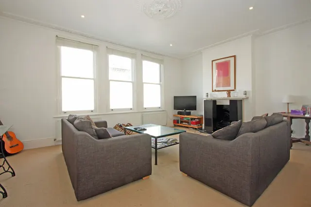 First Floor Flat, 99 Bishops Road, London, photo 1