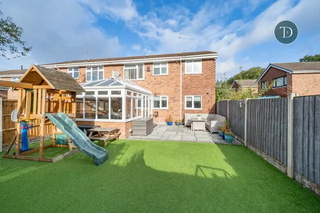 Photo 3 — Acacia Drive, Great Sutton, CH66 2UT