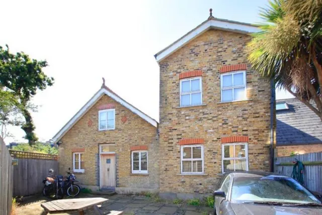 Weir Road, Balham, London, photo 1