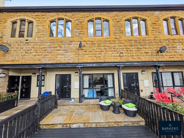 College Street, Birstall, WF17, photo 1
