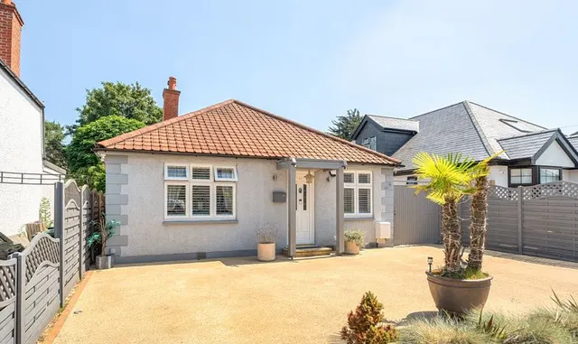 Lansdowne Road, Epsom, KT19, photo 1
