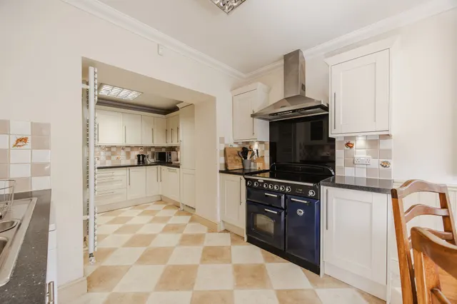 Five Bedroom Barn Conversion in Choseley, photo 3
