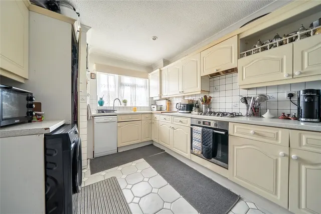 Photo 3 — Hillside Road, Bromley, BR2
