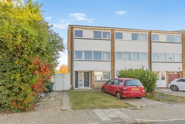 Woodcote Drive, Orpington, photo 1