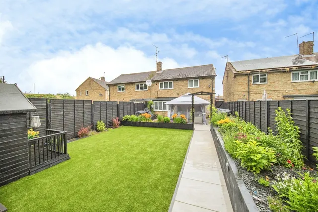 Photo 2 — Monkwick Avenue, Colchester