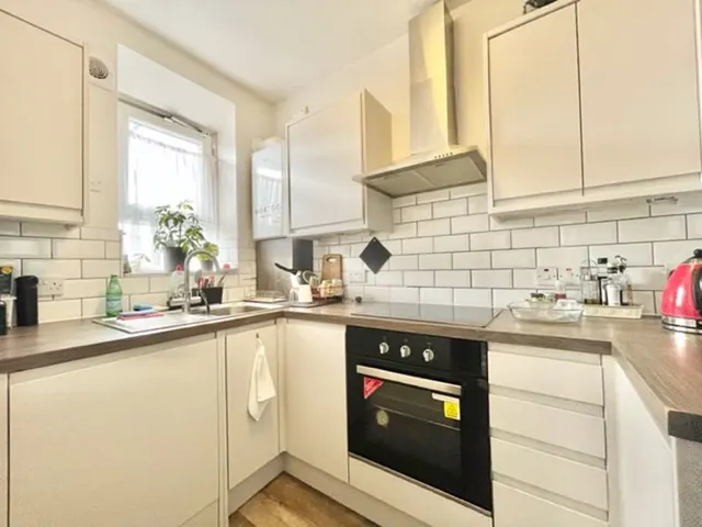 Dorset Road, London SW8 1DR, photo 1