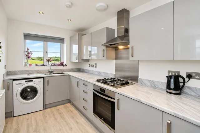 Photo 2 — Garden Crescent, Barlestone, Leicestershire, CV13