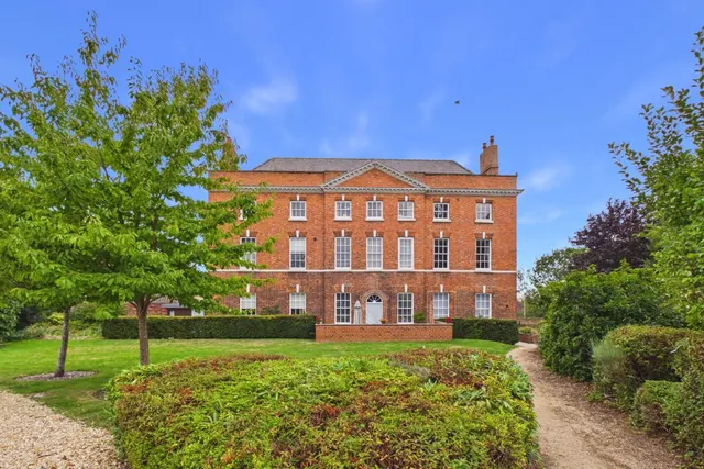 Photo 2 — Flat 3, Hainton House, Church Road, Branston, Lincoln, LN4 1LZ