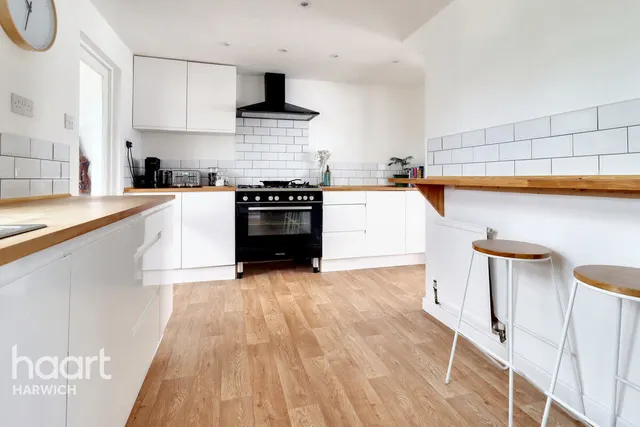 3 bedroom house, Norway Crescent, Harwich, CO12