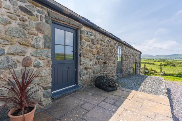 Geufron Barn, Aberdaron, LL53, photo 3