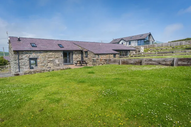 Geufron Barn, Aberdaron, LL53, photo 2