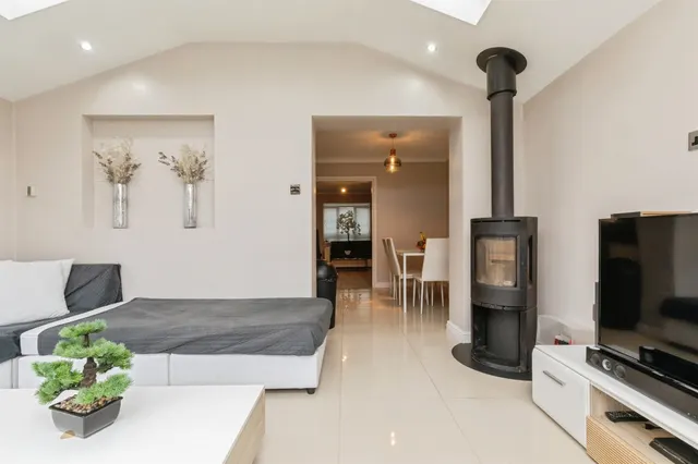 Lavender Close, Thornbury, BS35, photo 2